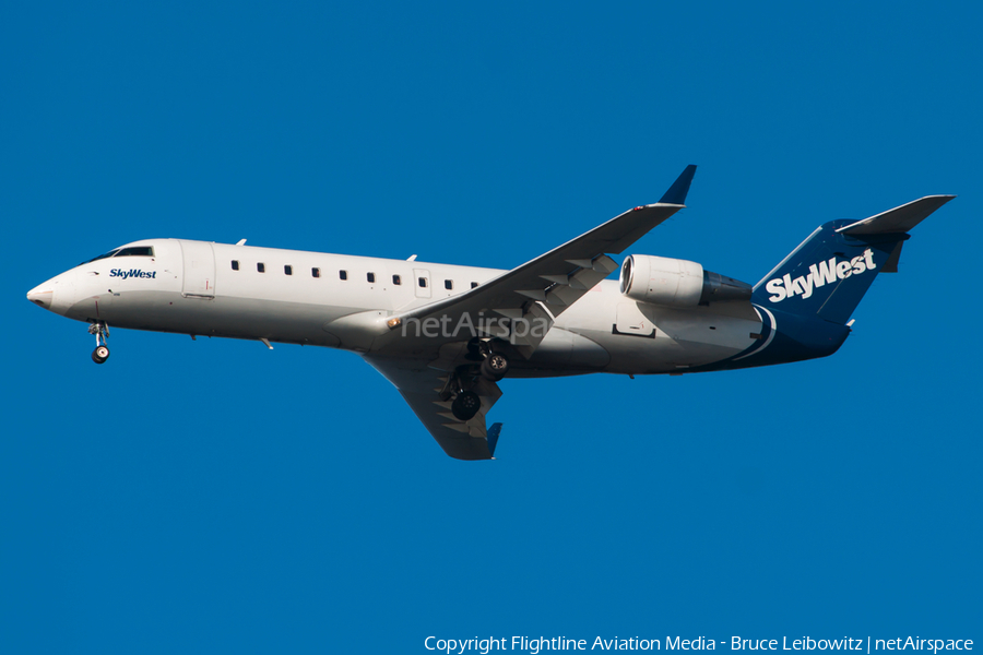 SkyWest Airlines Bombardier CRJ-200ER (N498CA) | Photo 80629