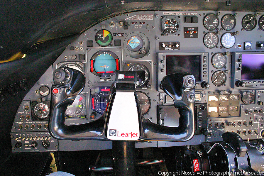 (Private) Learjet 25D (N499EH) | Photo 11788