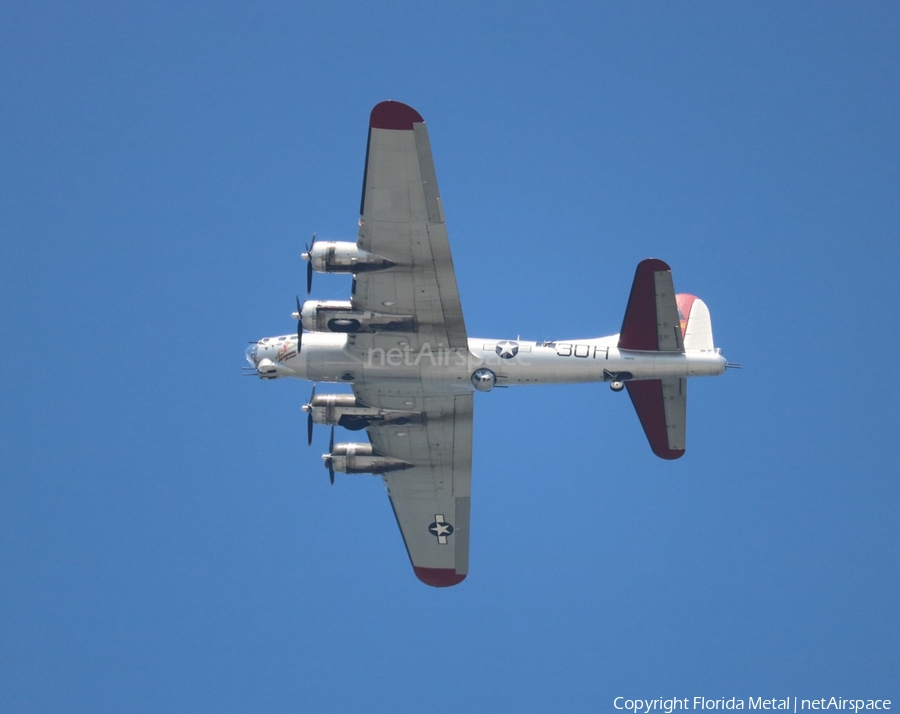 EAA Aviation Foundation Boeing B-17G Flying Fortress (N5017N) | Photo 353043