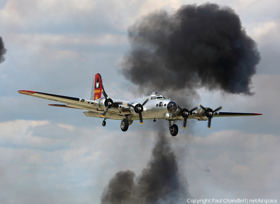 EAA Aviation Foundation Boeing B-17G Flying Fortress (N5017N) | Photo 62763