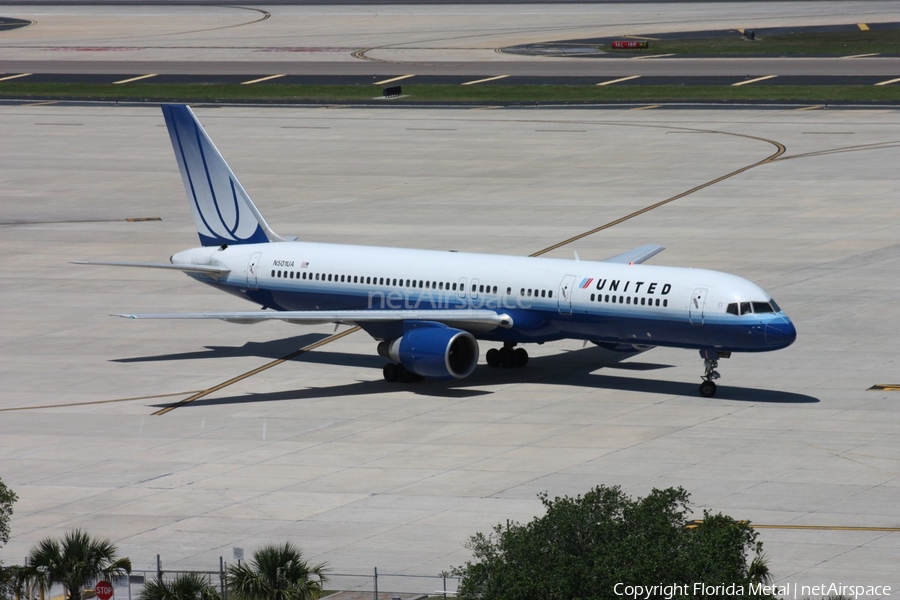United Airlines Boeing 757-222 (N501UA) | Photo 300607