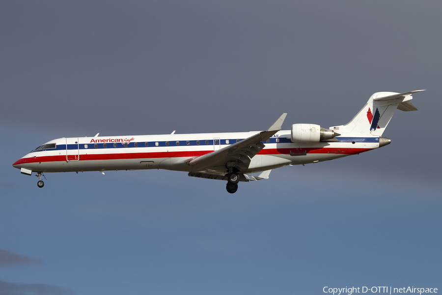 American Eagle Bombardier CRJ-701ER (N502AE) | Photo 428351