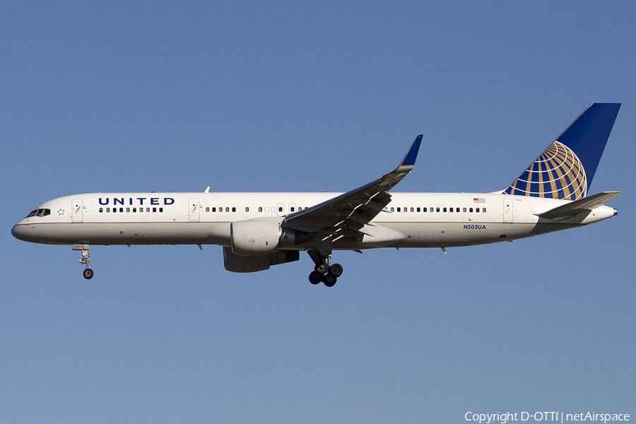 United Airlines Boeing 757-222 (N502UA) | Photo 457345