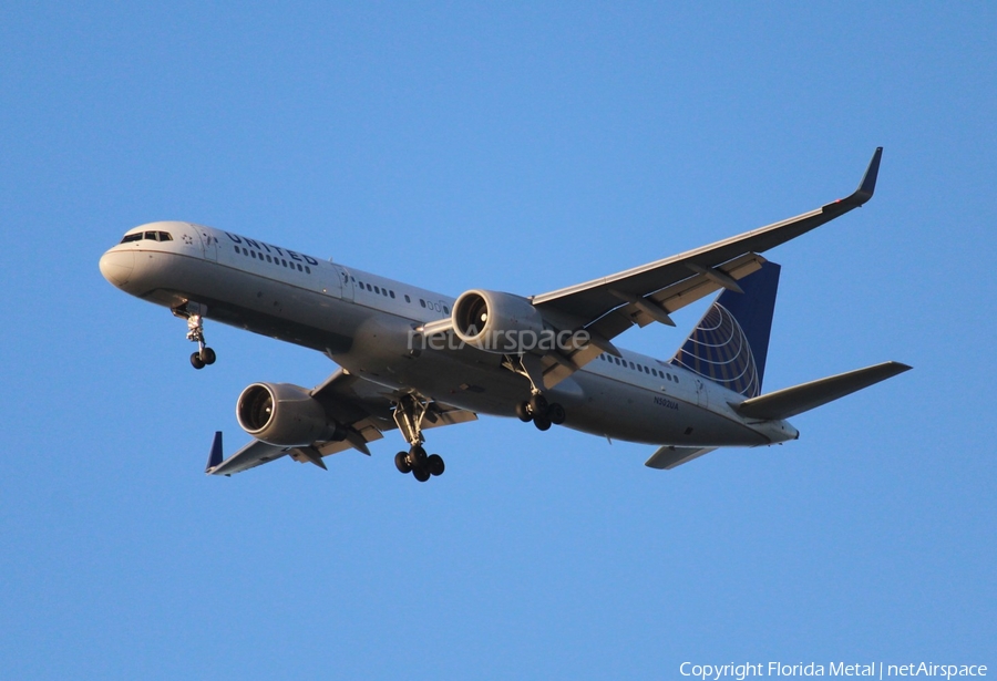 United Airlines Boeing 757-222 (N502UA) | Photo 304348