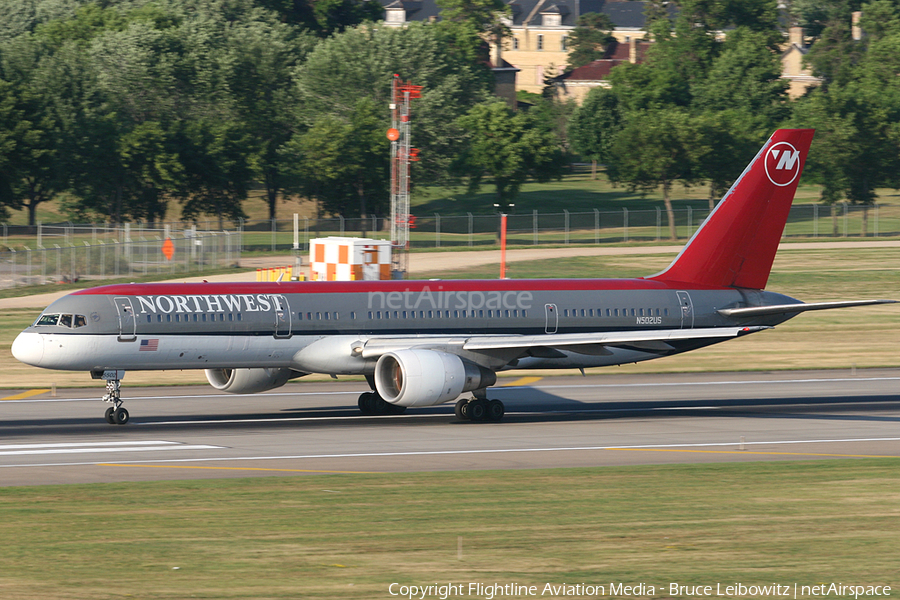 Northwest Airlines Boeing 757-251 (N502US) | Photo 83741