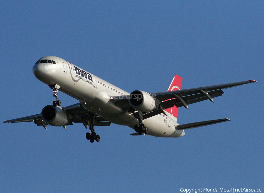 Northwest Airlines Boeing 757-251 (N502US) | Photo 300610