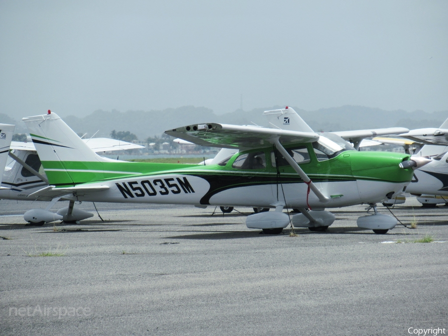 Isla Grande Flying School Cessna 172S Skyhawk SP (N5035M) | Photo 392320