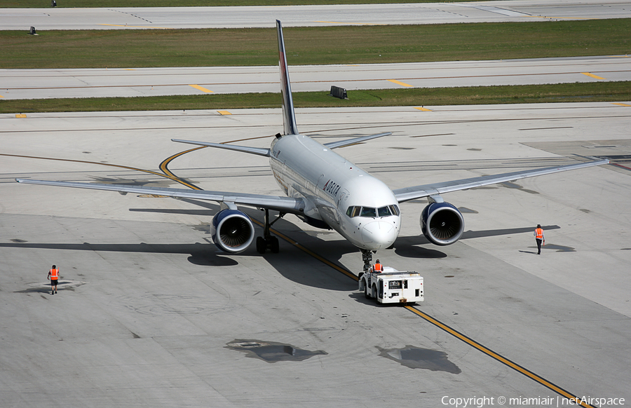 Delta Air Lines Boeing 757-251 (N503US) | Photo 18812