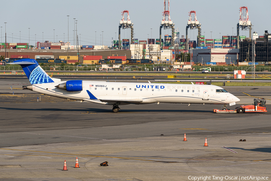 United Express (GoJet Airlines) Bombardier CRJ-550 (N506GJ) | Photo 469769