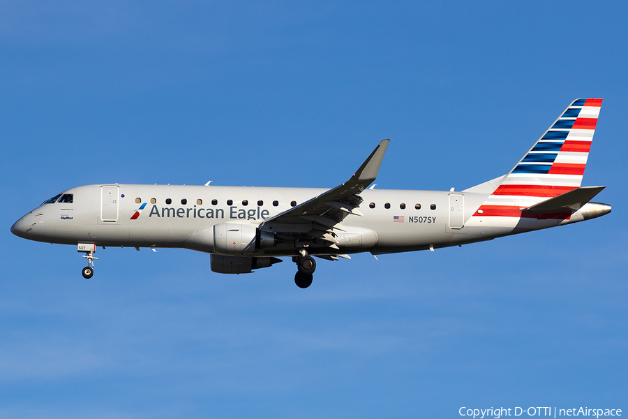 American Eagle (SkyWest Airlines) Embraer ERJ-175LR (ERJ-170-200LR) (N507SY) | Photo 566035