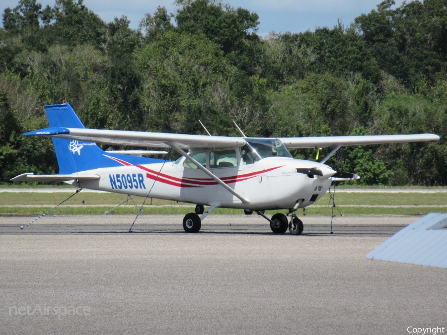 Global Pilot Academy Cessna 172M Skyhawk (N5095R) | Photo 406025