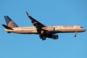 United Airlines Boeing 757-222 (N512UA) at  New York - John F. Kennedy International, United States