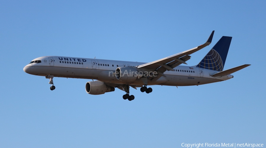 United Airlines Boeing 757-222 (N512UA) | Photo 587952