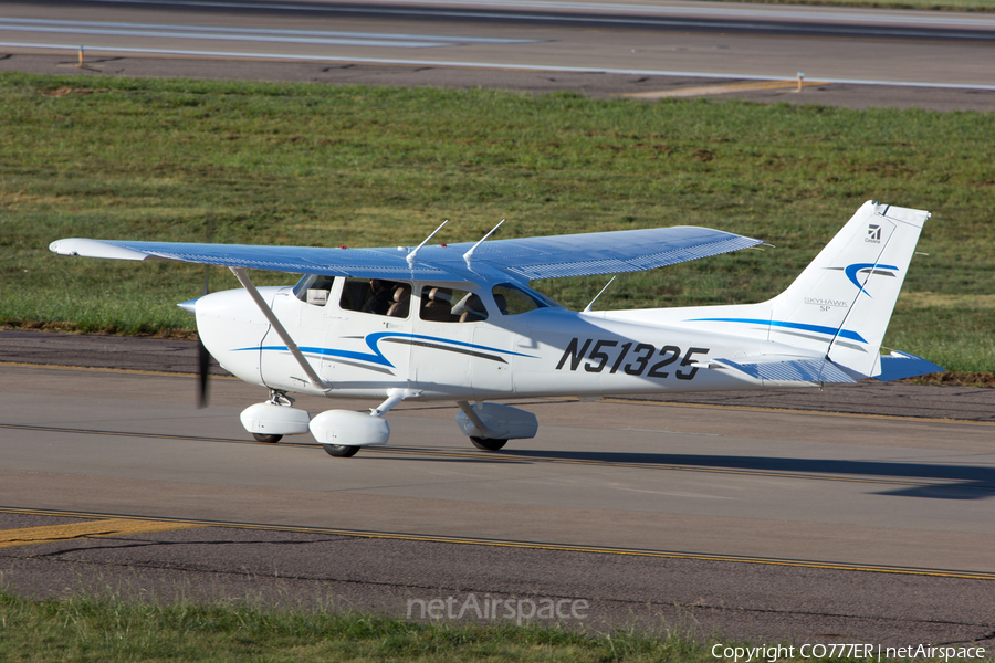(Private) Cessna 172S Skyhawk SP (N51325) | Photo 32675