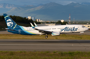 Alaska Airlines Boeing 737-890 (N517AS) at  Anchorage - Ted Stevens International, United States