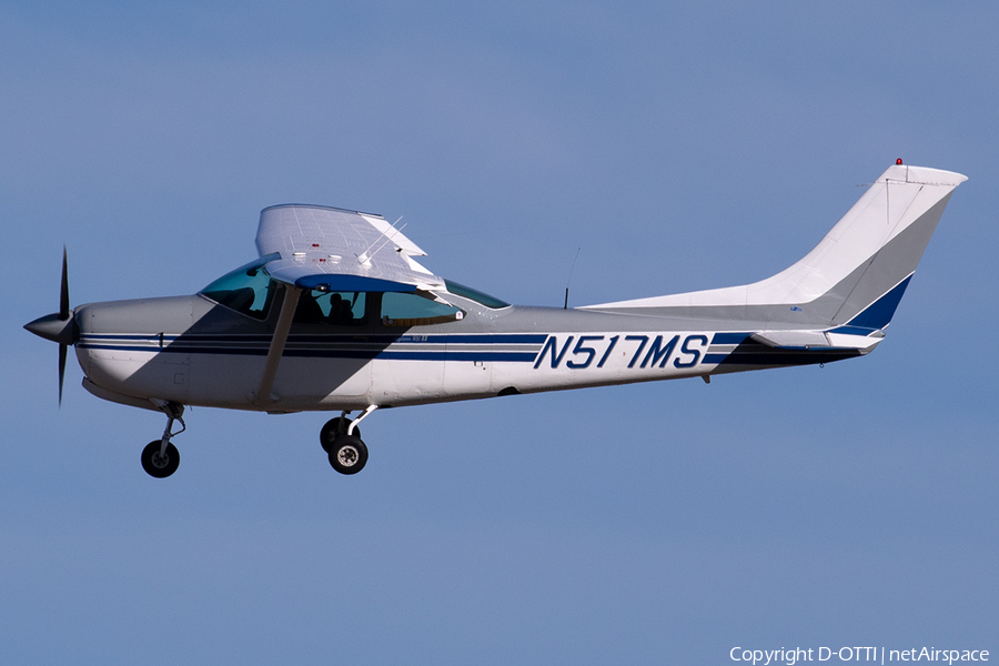 (Private) Cessna R182 Skylane RG (N517MS) | Photo 523957