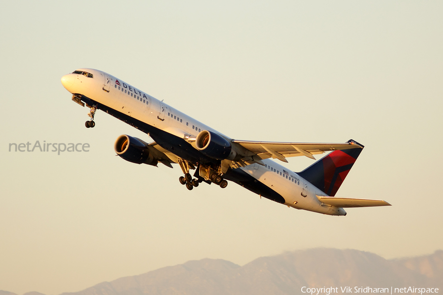 Delta Air Lines Boeing 757-251 (N519US) | Photo 40322