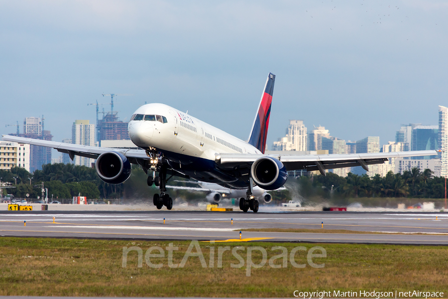 Delta Air Lines Boeing 757-251 (N519US) | Photo 65592