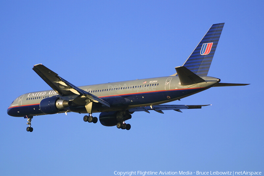 United Airlines Boeing 757-222 (N520UA) | Photo 172084