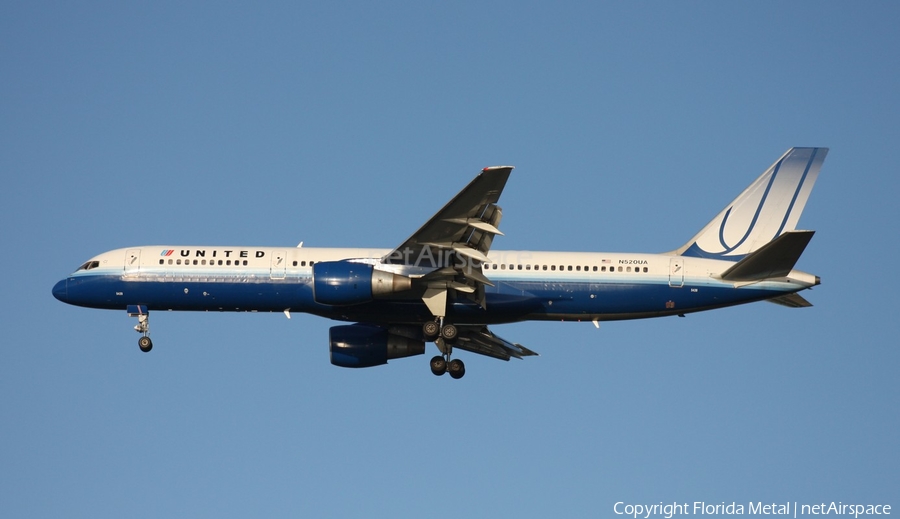 United Airlines Boeing 757-222 (N520UA) | Photo 300642