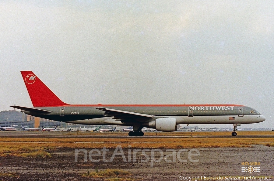 Northwest Airlines Boeing 757-251 (N520US) | Photo 533689