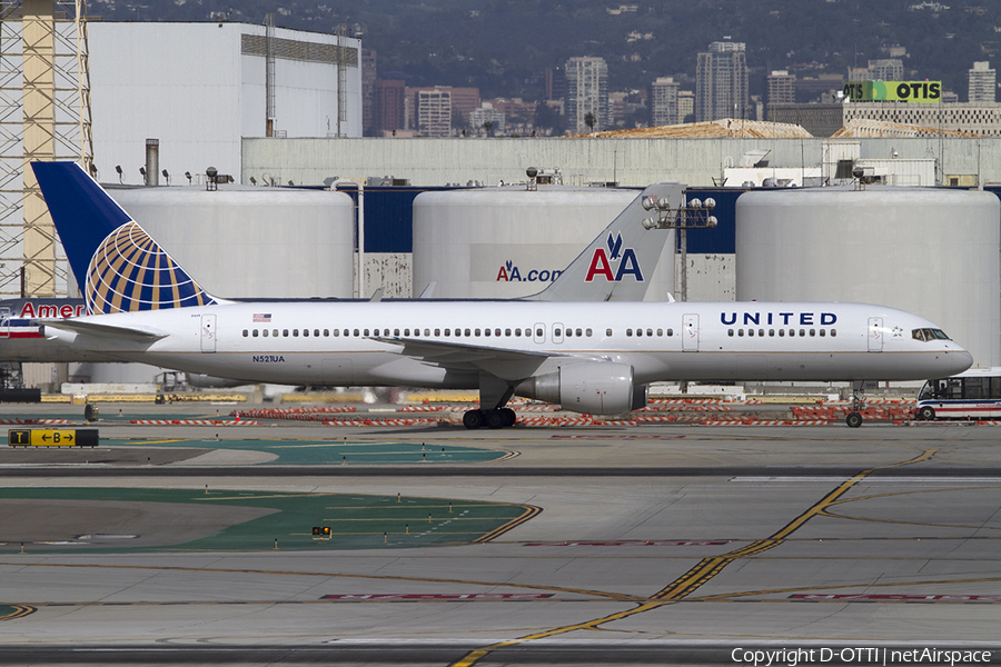 United Airlines Boeing 757-222 (N521UA) | Photo 333511