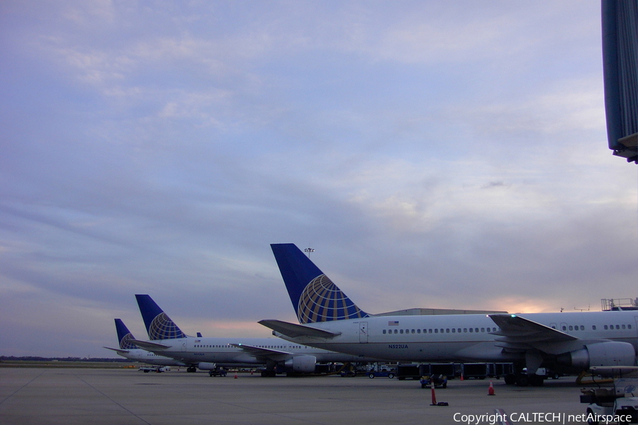 United Airlines Boeing 757-222 (N522UA) | Photo 26700