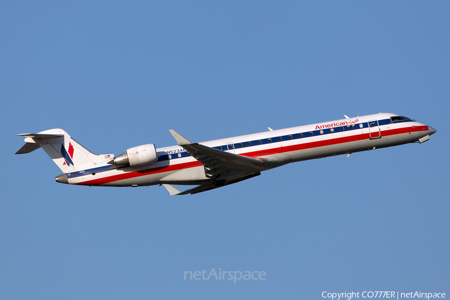 American Eagle Bombardier CRJ-701 (N523AE) | Photo 48365