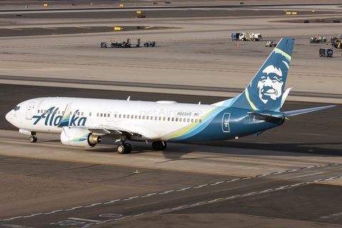 Alaska Airlines Boeing 737-890 (N523AS) at  Phoenix - Sky Harbor, United States