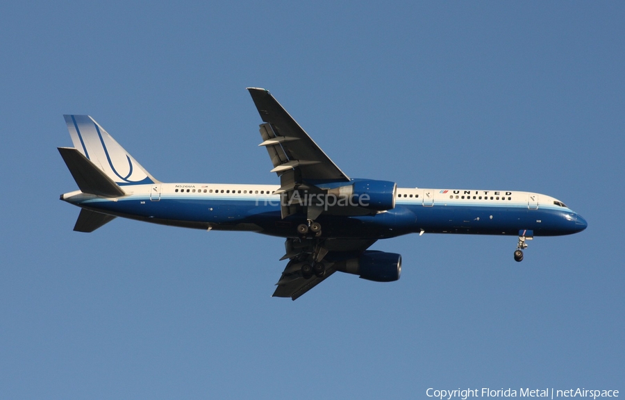 United Airlines Boeing 757-222 (N526UA) | Photo 300651