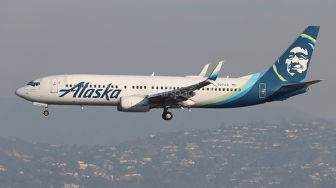 Alaska Airlines Boeing 737-890 (N527AS) at  Los Angeles - International, United States
