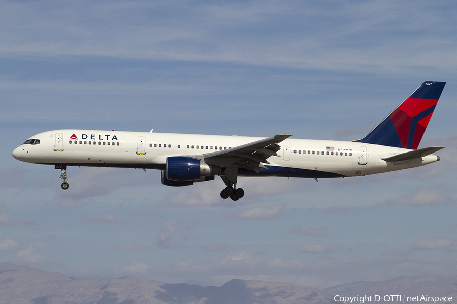 Delta Air Lines Boeing 757-251 (N527US) | Photo 341780