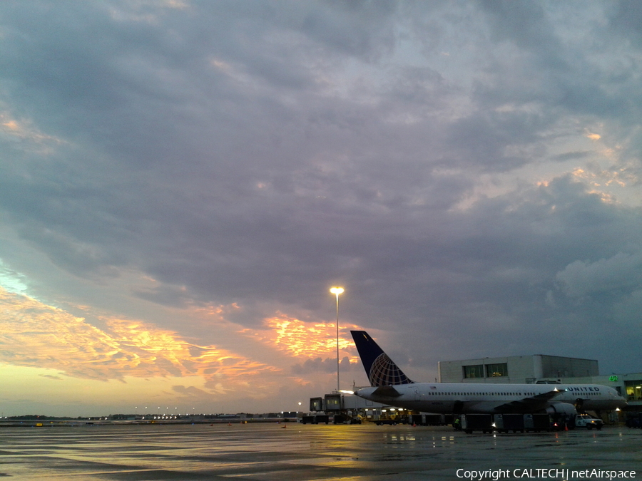 United Airlines Boeing 757-222 (N528UA) | Photo 20987