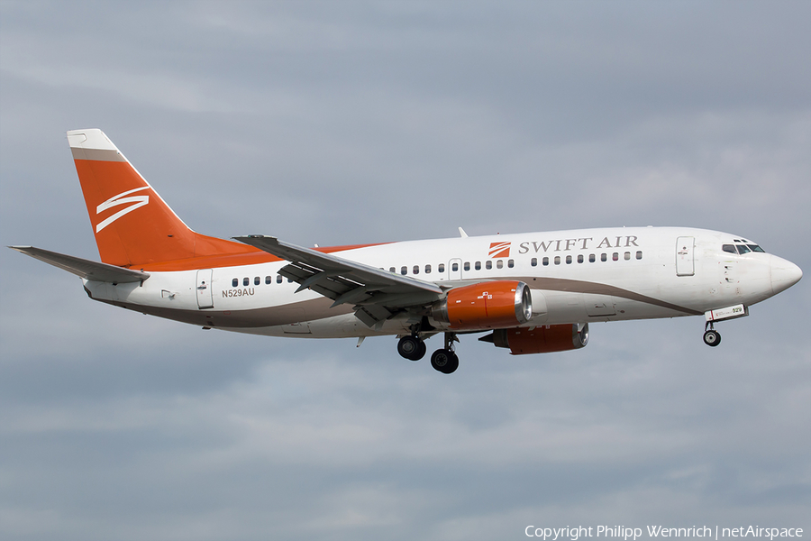 Swift Air Boeing 737-3B7 (N529AU) | Photo 137587