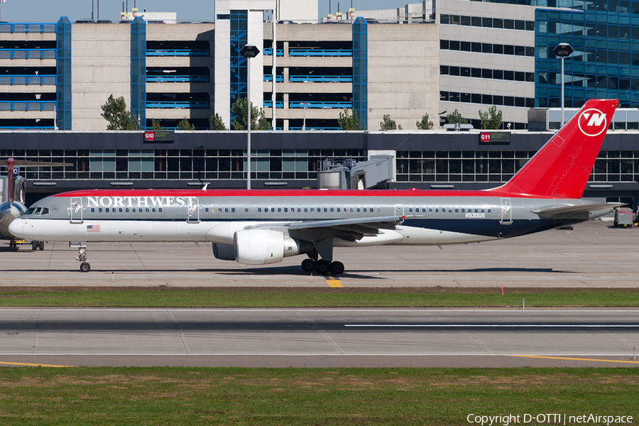 Northwest Airlines Boeing 757-251 (N530US) | Photo 190471