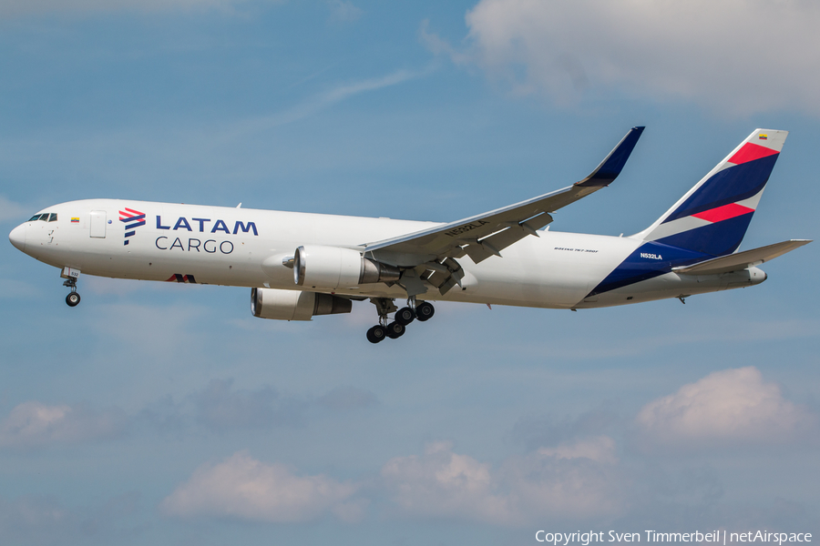 LATAM Cargo Chile Boeing 767-316F(ER) (N532LA) | Photo 334302