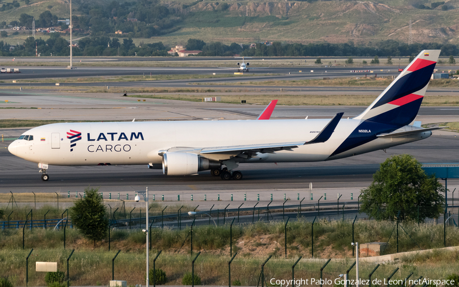 LATAM Cargo Chile Boeing 767-316F(ER) (N532LA) | Photo 338825