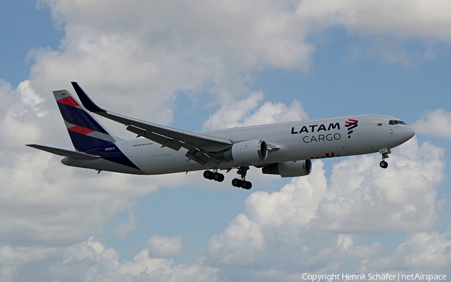 LATAM Cargo Chile Boeing 767-316F(ER) (N532LA) | Photo 321974