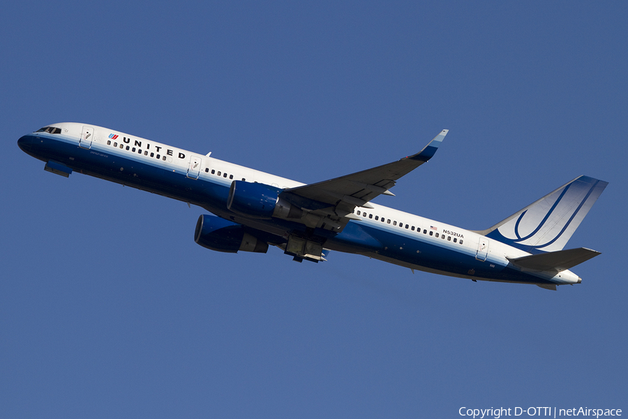 United Airlines Boeing 757-222 (N532UA) | Photo 334167