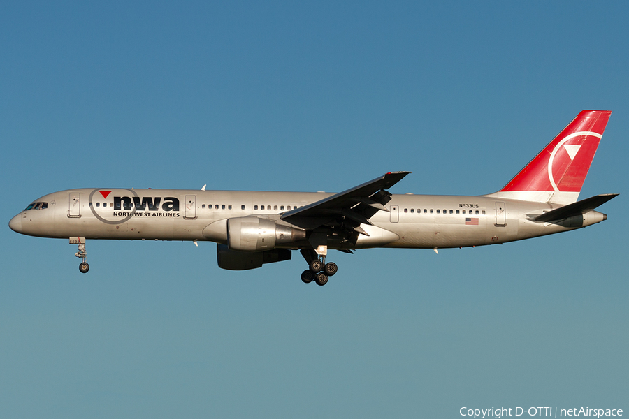 Northwest Airlines Boeing 757-251 (N533US) | Photo 190103
