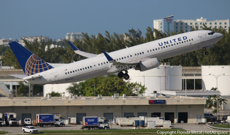 United Airlines Boeing 737-924(ER) (N53441) | Photo 399053