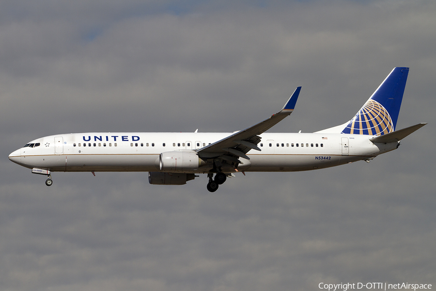 United Airlines Boeing 737-924(ER) (N53442) | Photo 469713