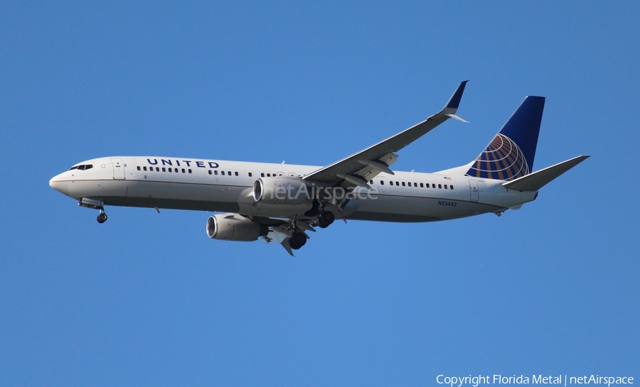 United Airlines Boeing 737-924(ER) (N53442) | Photo 399056
