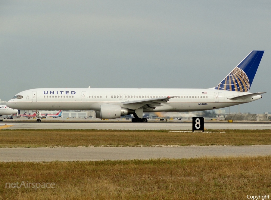 United Airlines Boeing 757-222 (N534UA) | Photo 19769