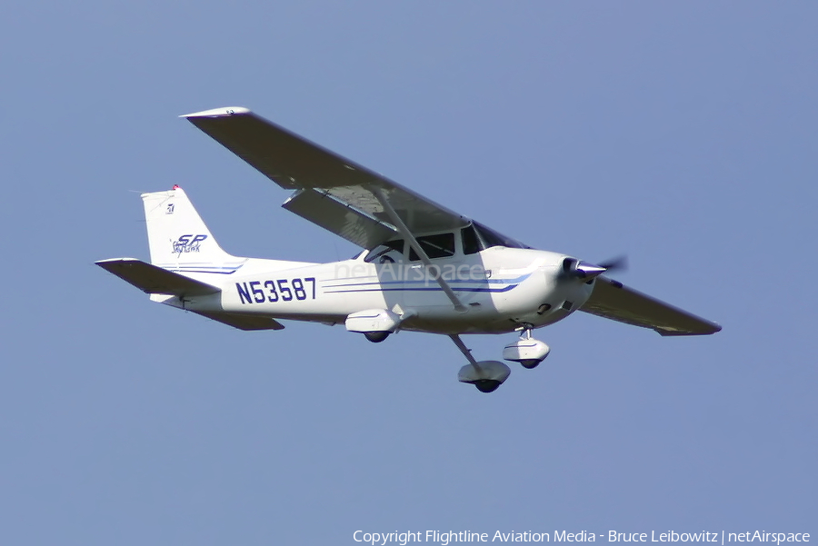 (Private) Cessna 172S Skyhawk SP (N53587) | Photo 182556