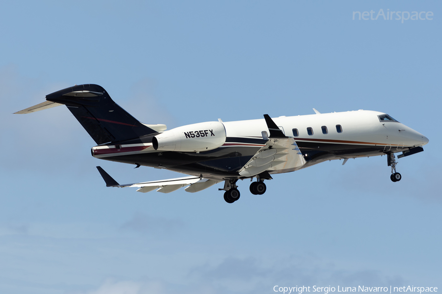 Flexjet Bombardier BD-100-1A10 Challenger 300 (N535FX) | Photo 679915
