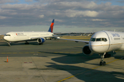United Airlines Boeing 757-222 (N535UA) at  Boston - Logan International, United States