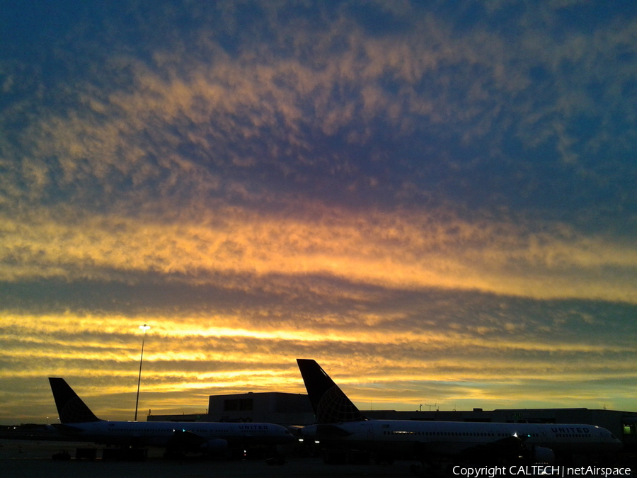 United Airlines Boeing 757-222 (N535UA) | Photo 18550