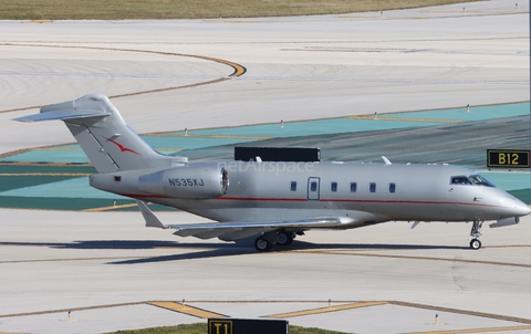 VistaJet Bombardier BD-100-1A10 Challenger 300 (N535XJ) at  Ft. Lauderdale - International, United States