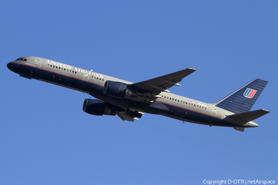 United Airlines Boeing 757-222 (N536UA) | Photo 334142